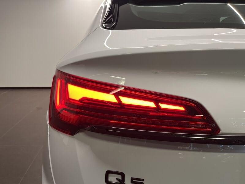 Audi Q5 Audi Sportback S line plus 40 TDI quattro 150(204) kW(CV) S tronic