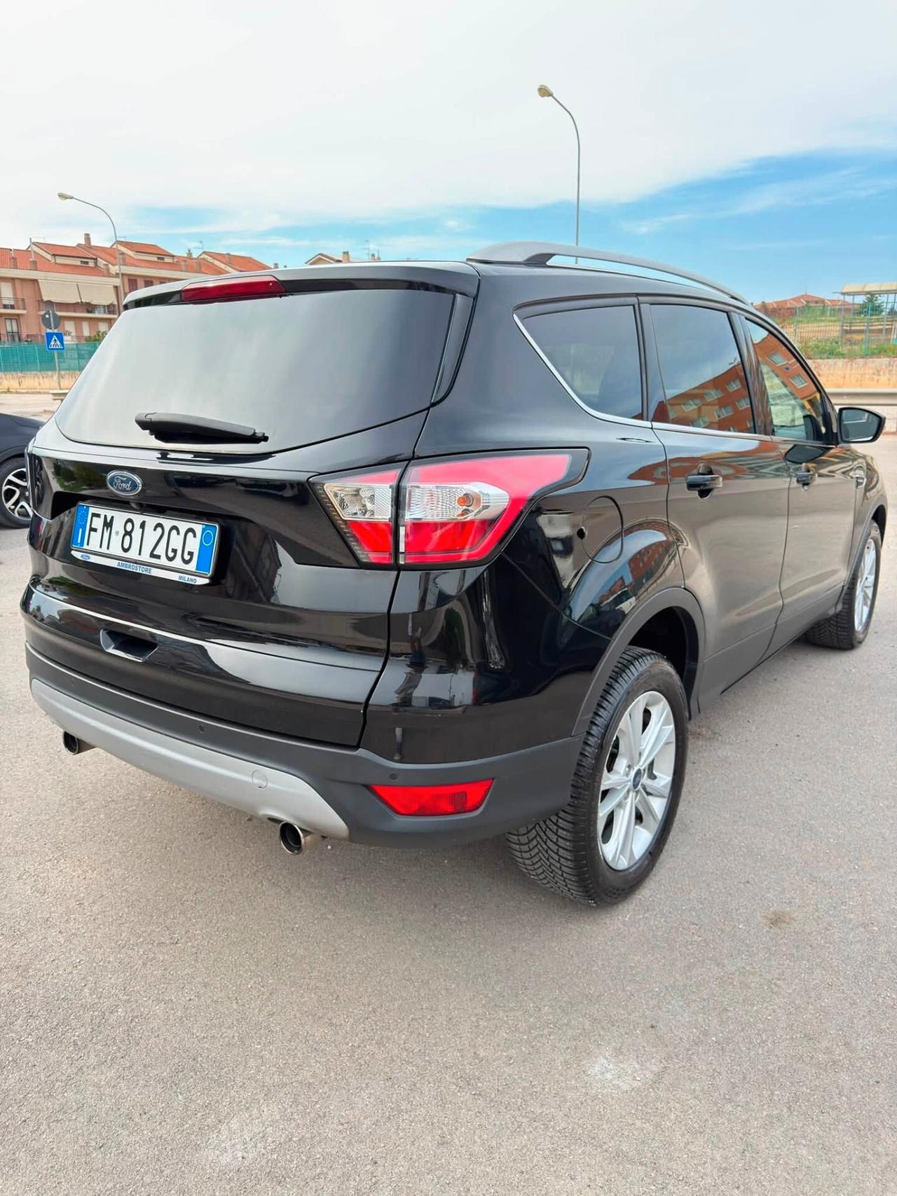 Ford Kuga 1.5 TDCI 120CV S&S 2WD Powershift ST-Line Business