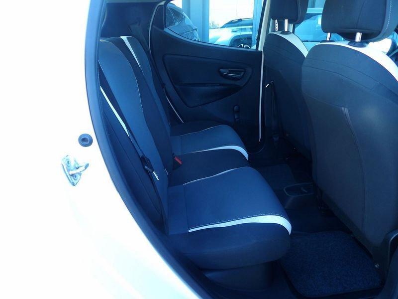 Lancia Ypsilon Ypsilon 0.9 TwinAir 85 CV 5 porte Metano Ecochic Elefantino