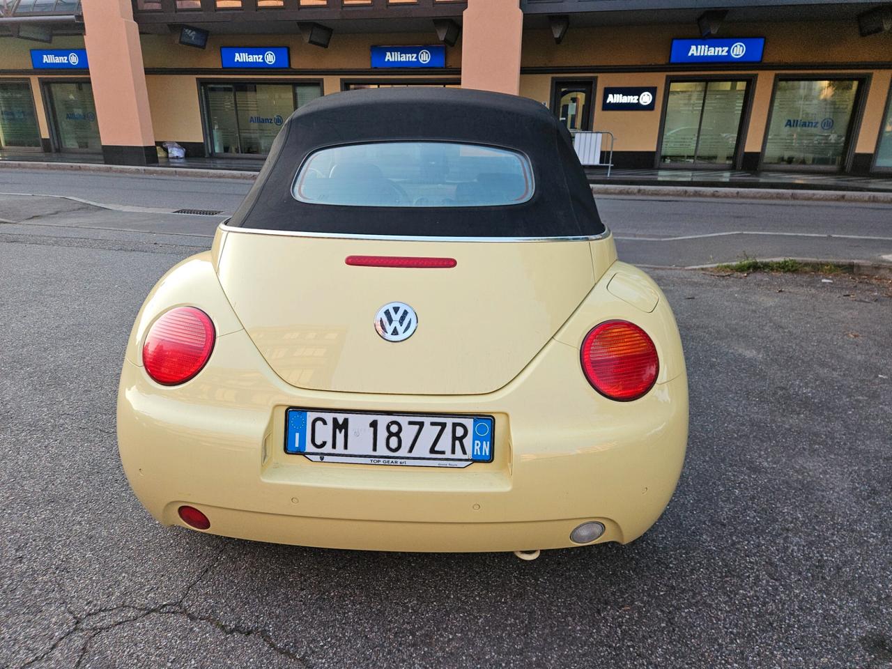 Volkswagen New Beetle 2.0 Cabrio Automatica