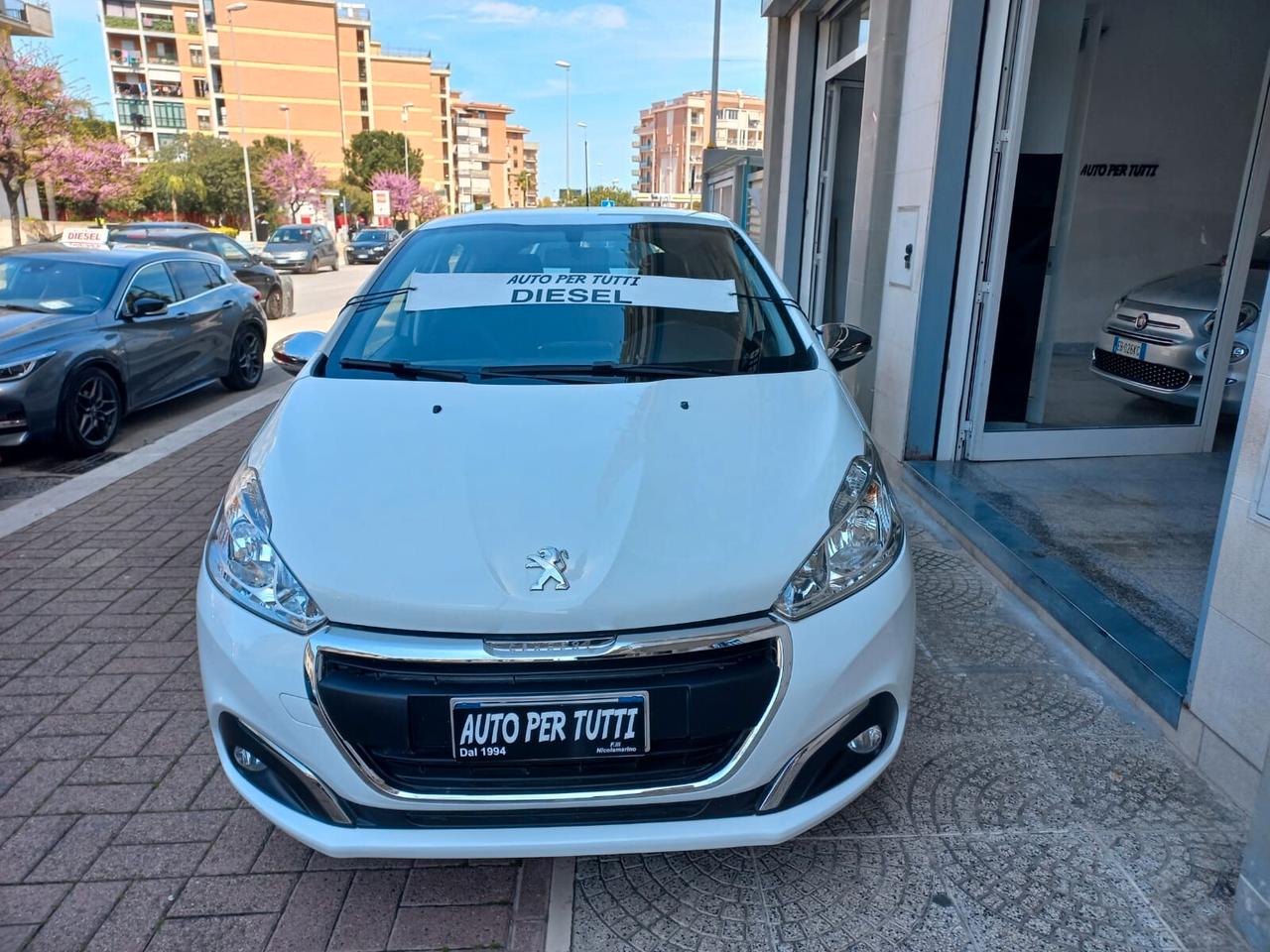 Peugeot 208 BlueHDi 5 porte Active-2018