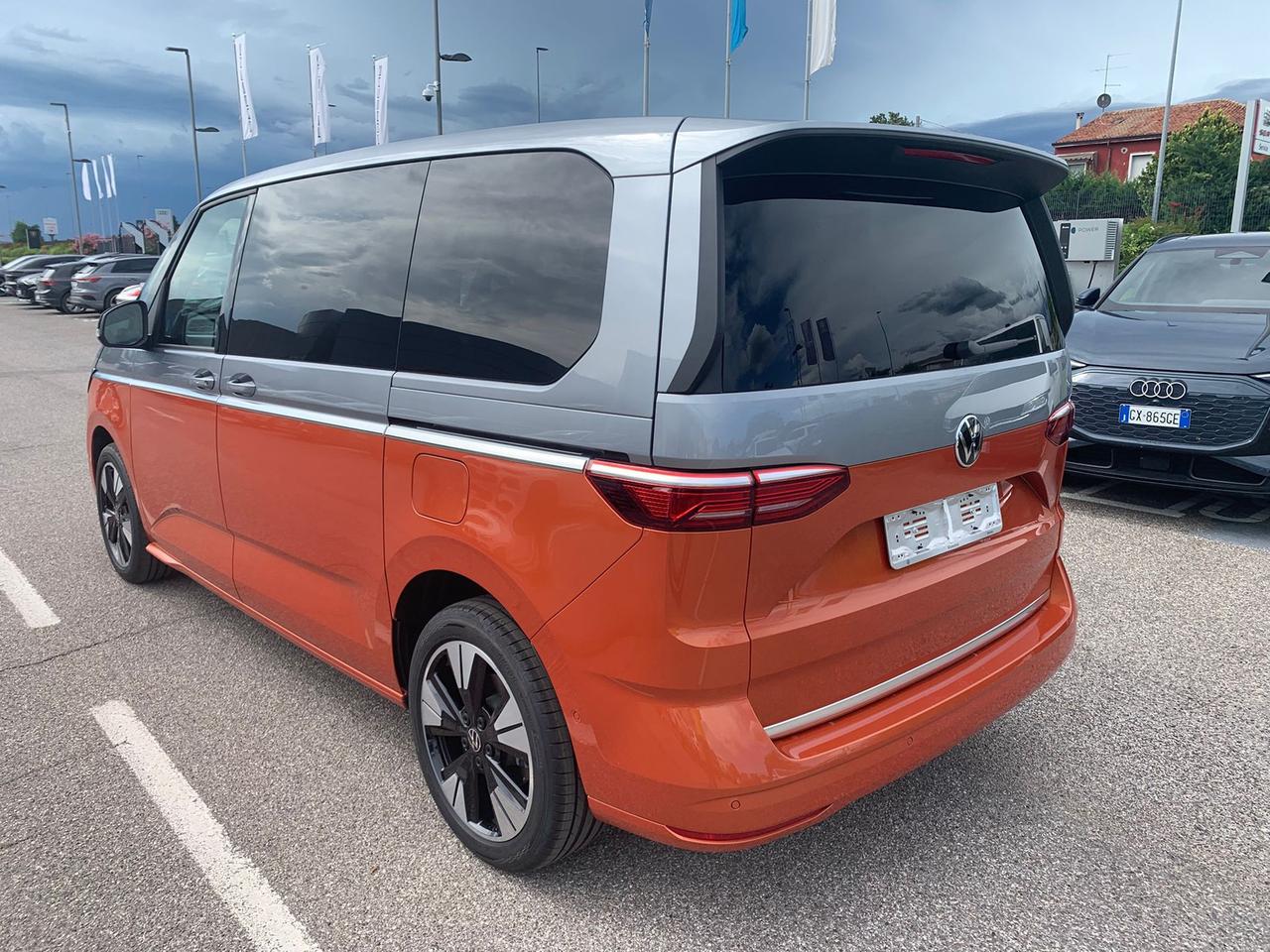 Volkswagen T7 Multivan 2.0 tdi life 150cv dsg 7p.ti