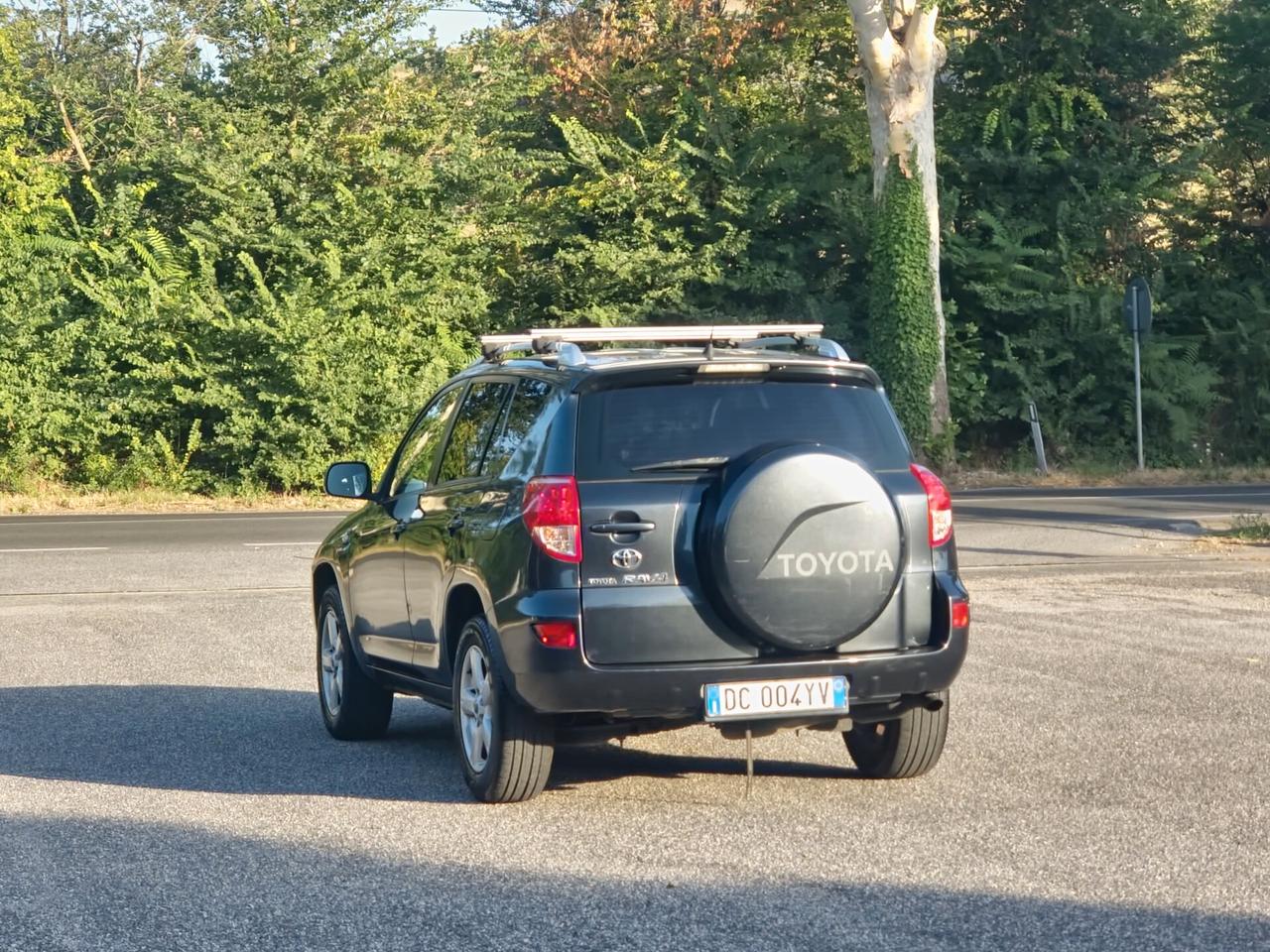 Toyota RAV 4 RAV4 2.2 D-4D 136 CV 2006-E4 Manuale