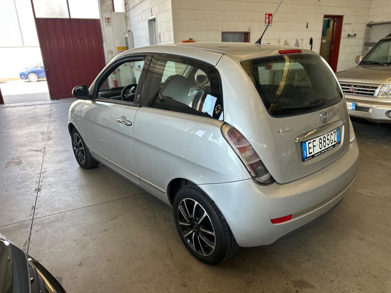 Lancia Ypsilon 1.2 Argento