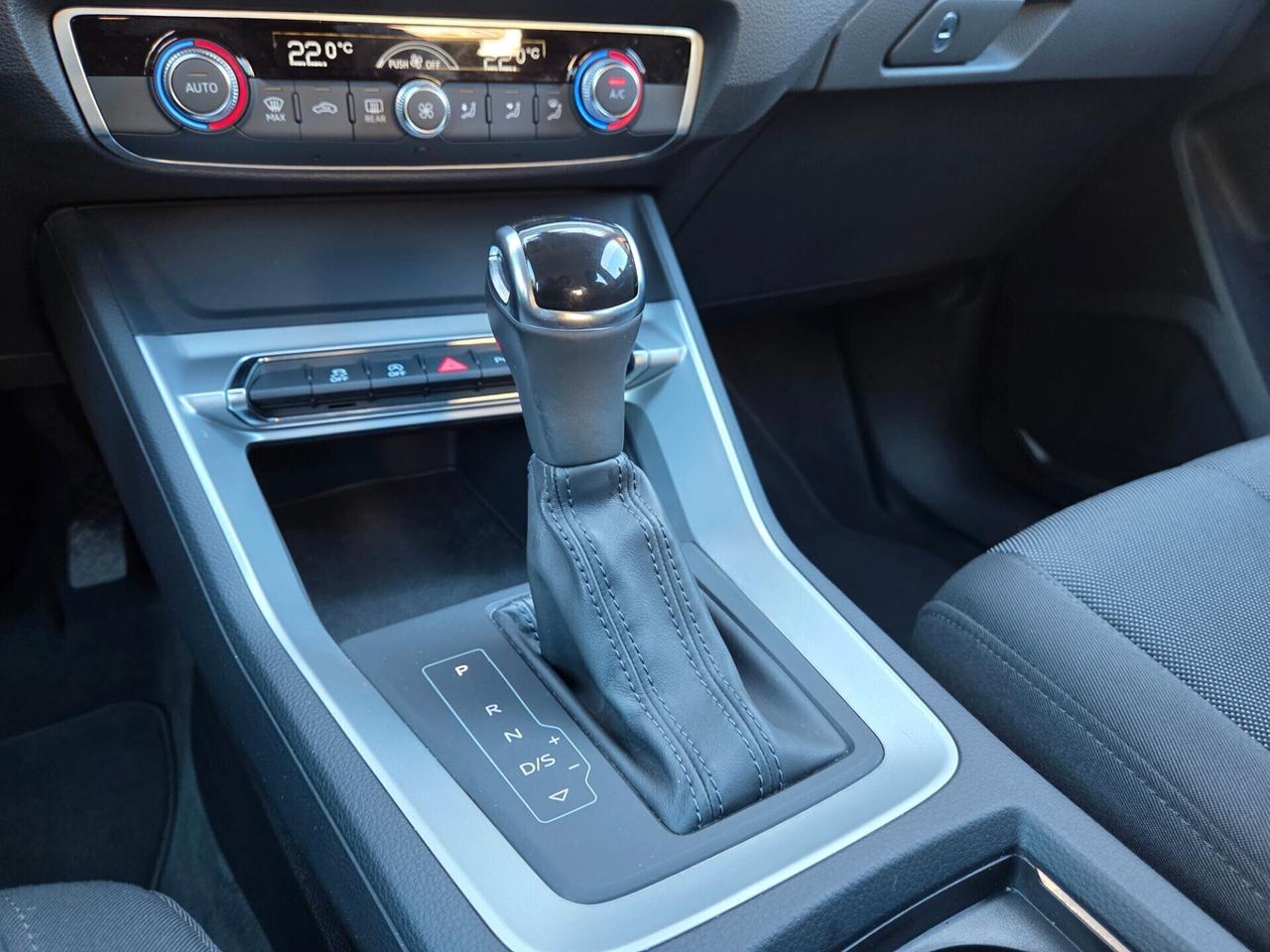 Audi Q3 35 TDI S tronic 150 cv Business