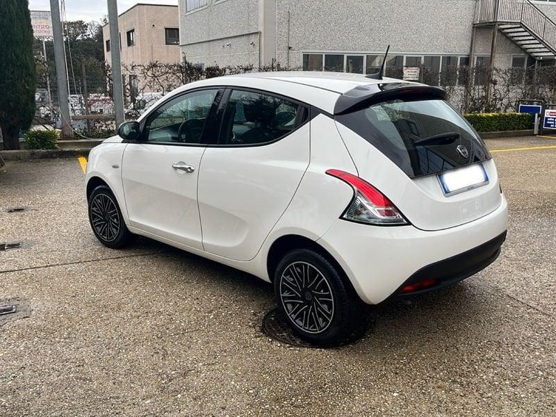 Lancia Ypsilon Ypsilon 1.0 FireFly 5 porte S&S Hybrid Oro