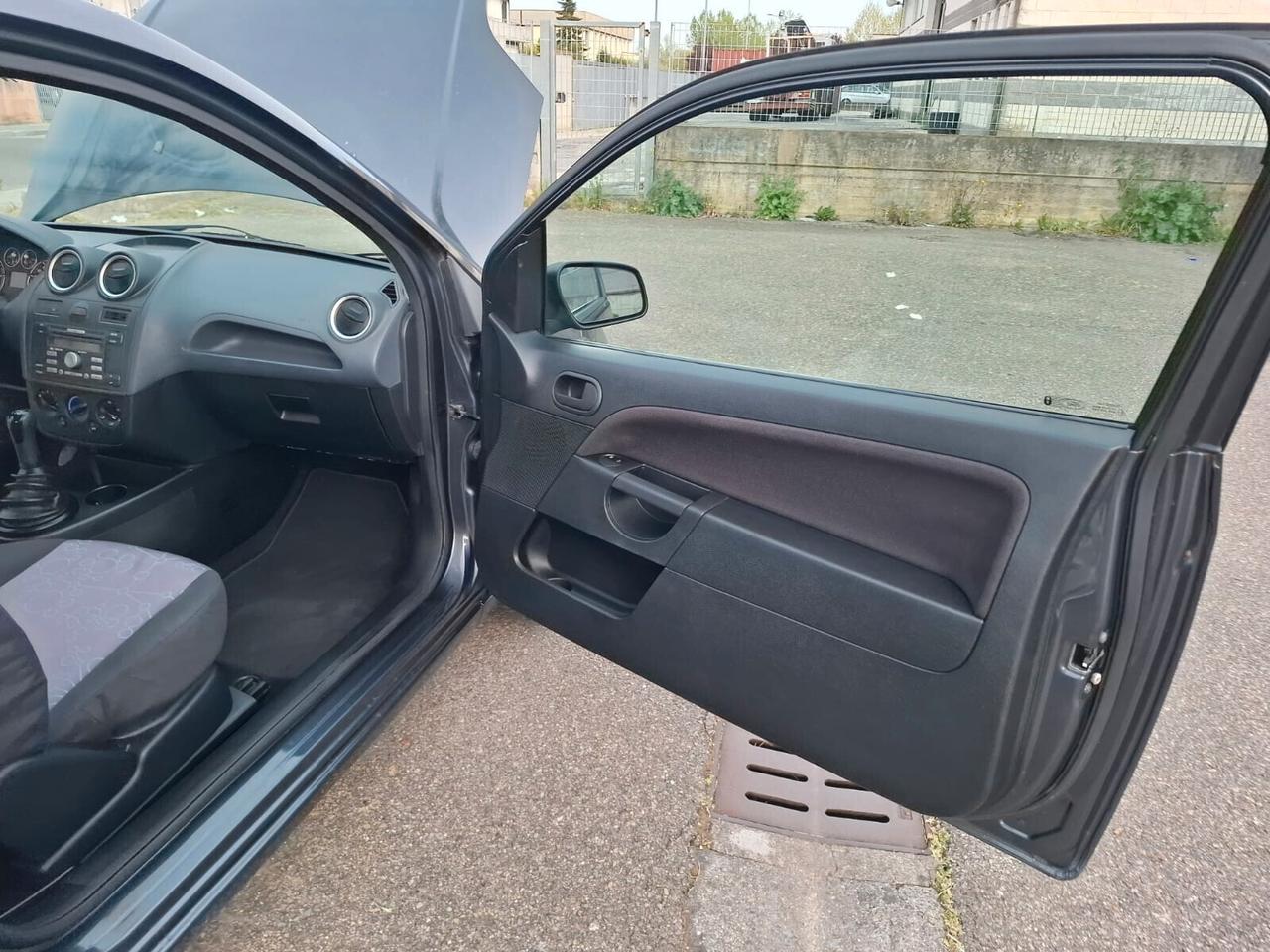 Ford Fiesta 1.4 TDCi 3p. SOLAMENTE 47.000 KM