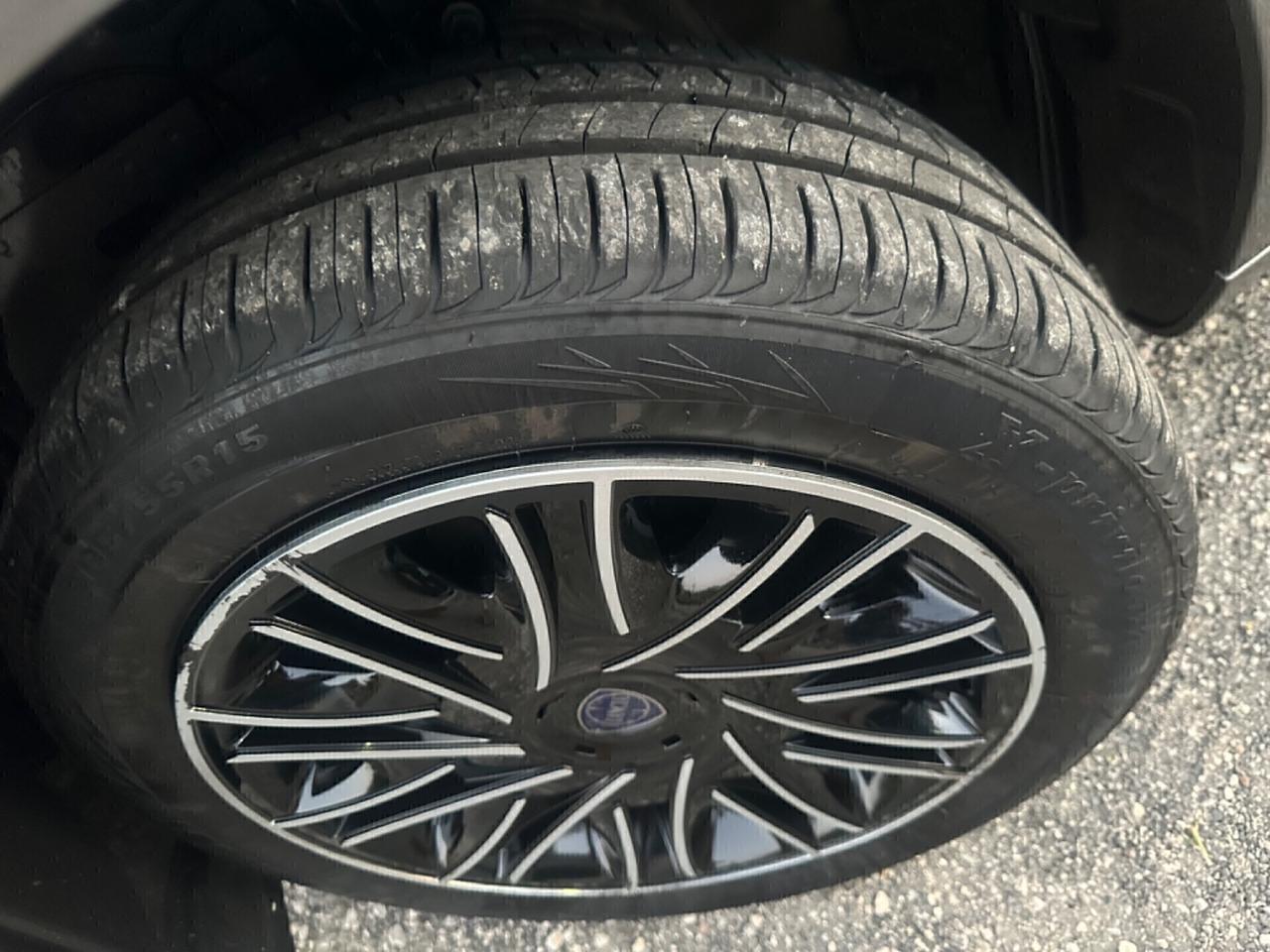 Lancia Ypsilon 1.0 FireFly 5 porte S&S Hybrid Ecochic Silver