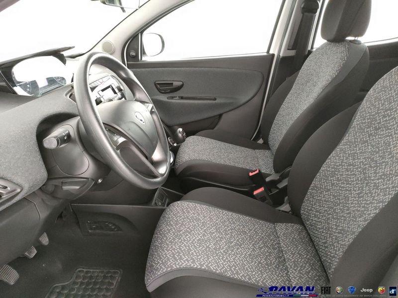 Lancia Ypsilon 1.0 FireFly 5 porte S&S Hybrid Ecochic Silver