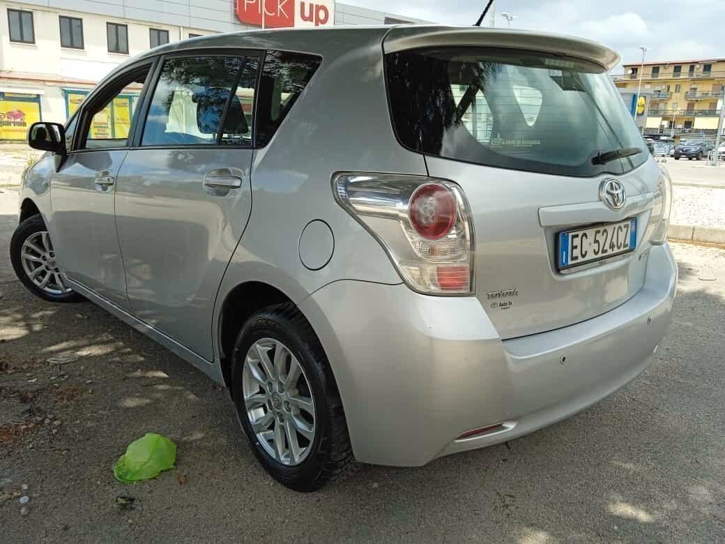 Toyota Verso Toyota Verso 2.0 D