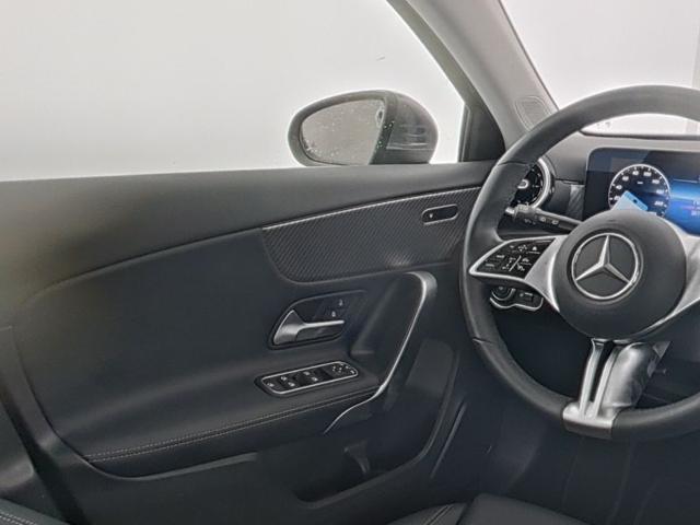 MERCEDES-BENZ A 180 Automatic Progressive Advanced