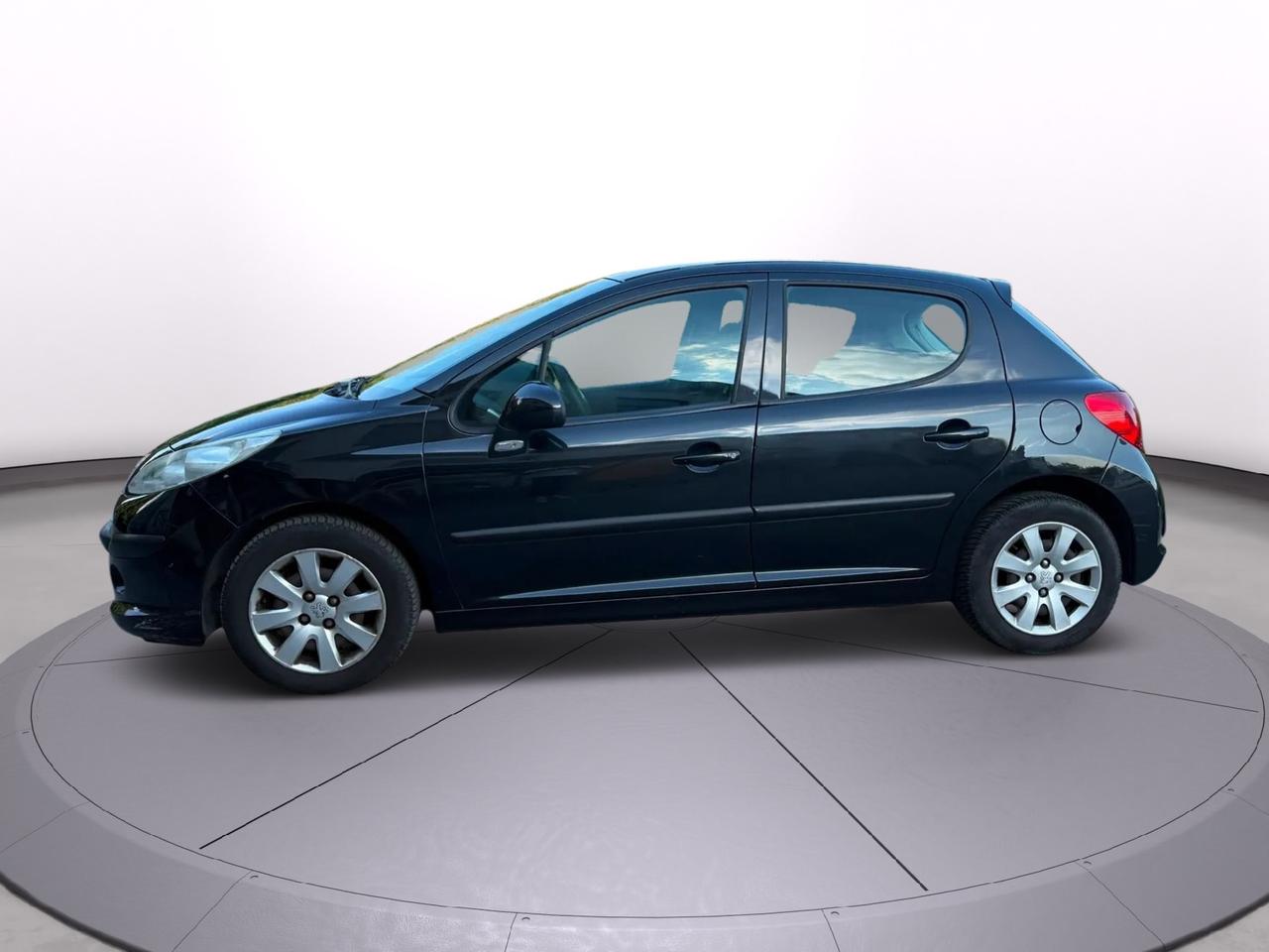 Peugeot 207 1.4 benzina gpl anno 2009 neo patentati