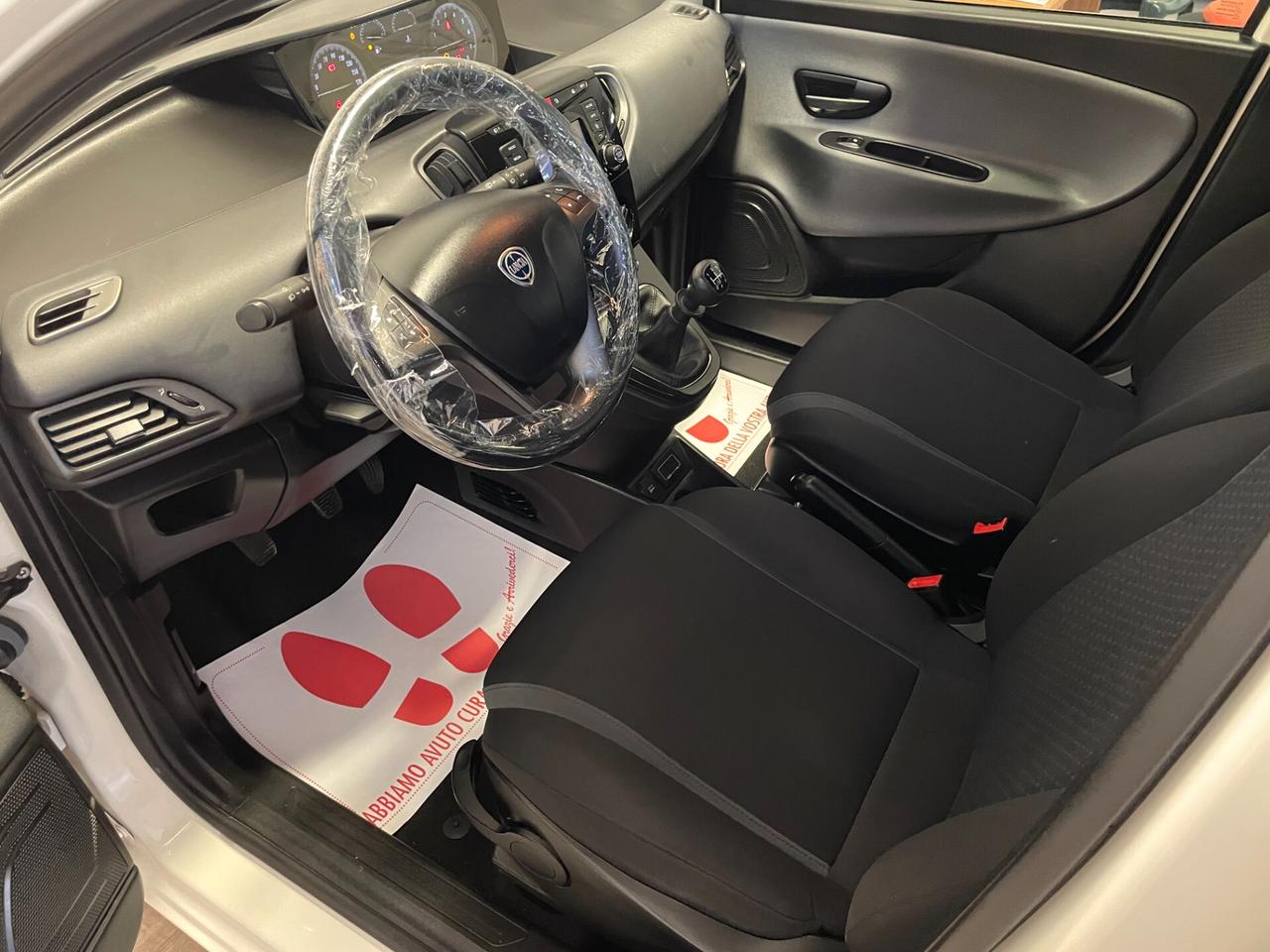 Lancia Y Ypsilon 1.2 5 porte Platinum Full Neopatentati