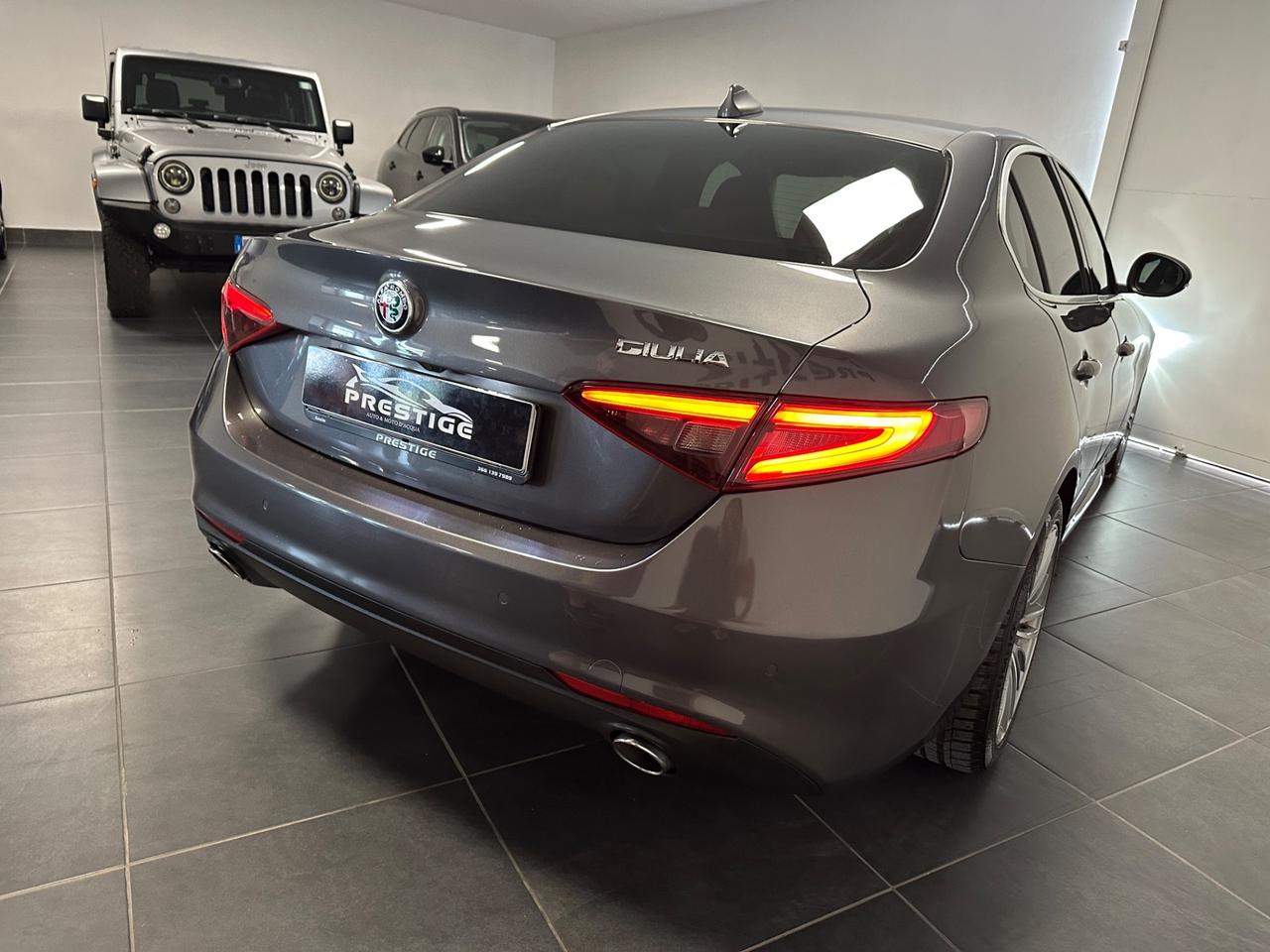 ALFA ROMEO GIULIA 2.2 T PELLE MARRONE 180CV UNIPRO