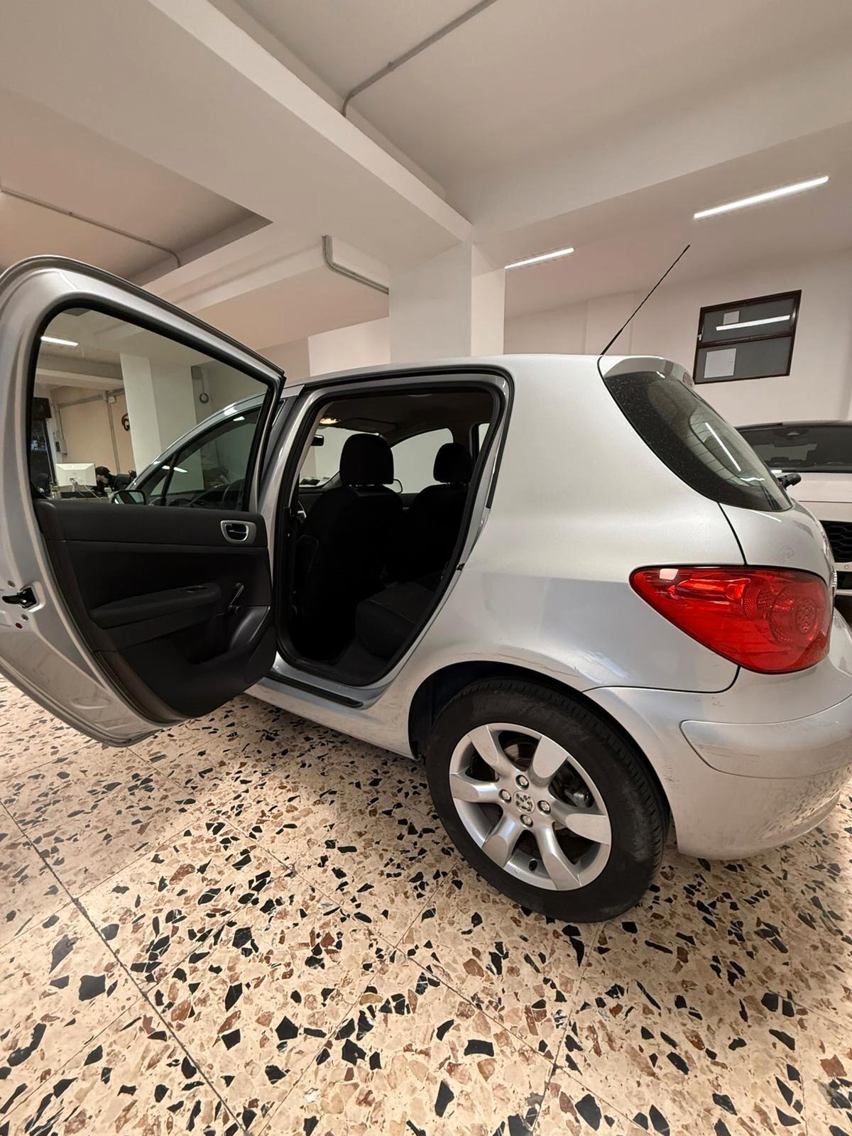 Peugeot 307 1.6 16V HDi FAP 90CV 5p. D-Sign