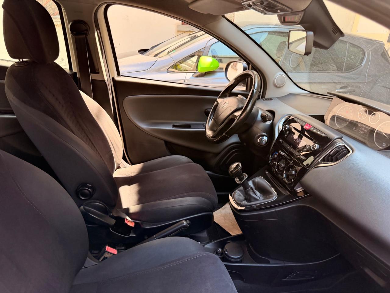 Lancia Ypsilon 0.9 TwinAir 85 CV 5 porte Metano Ecochic Gold