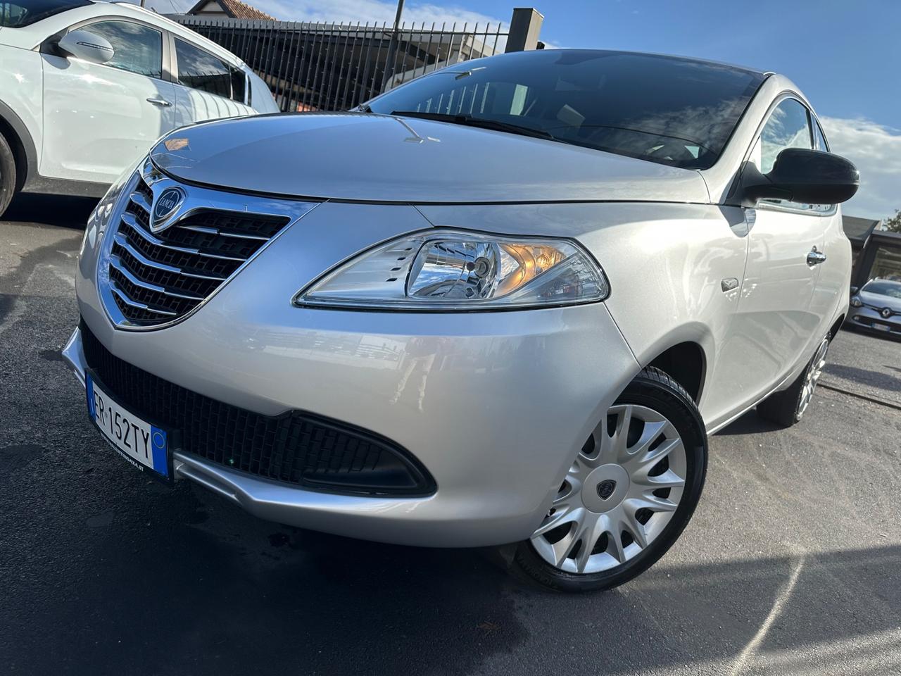 Lancia Ypsilon 1.2 69 CV 5 porte GPL Ecochic Silver