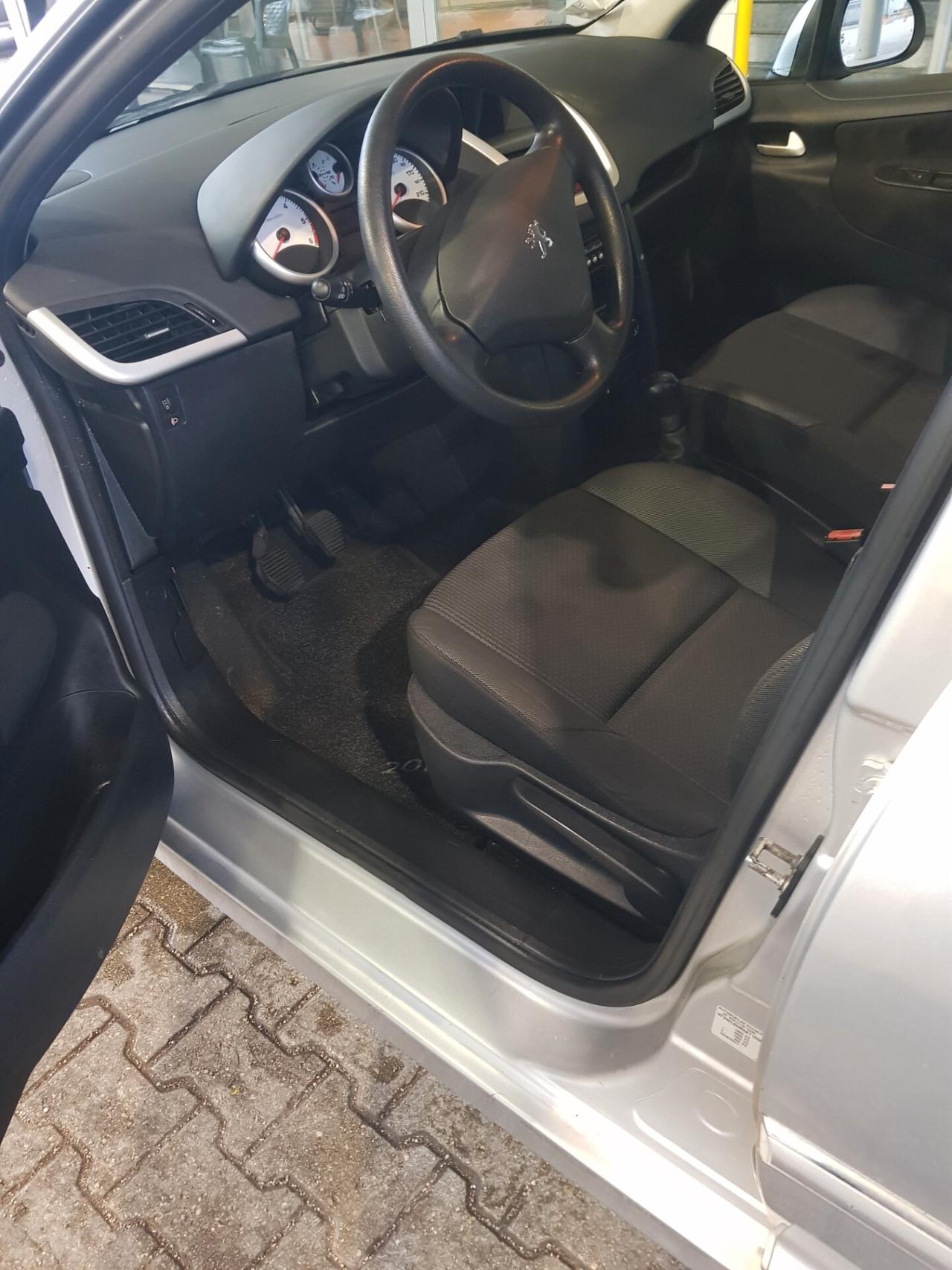 Peugeot 207 1.4 HDi 70CV 5p. Energie Sport