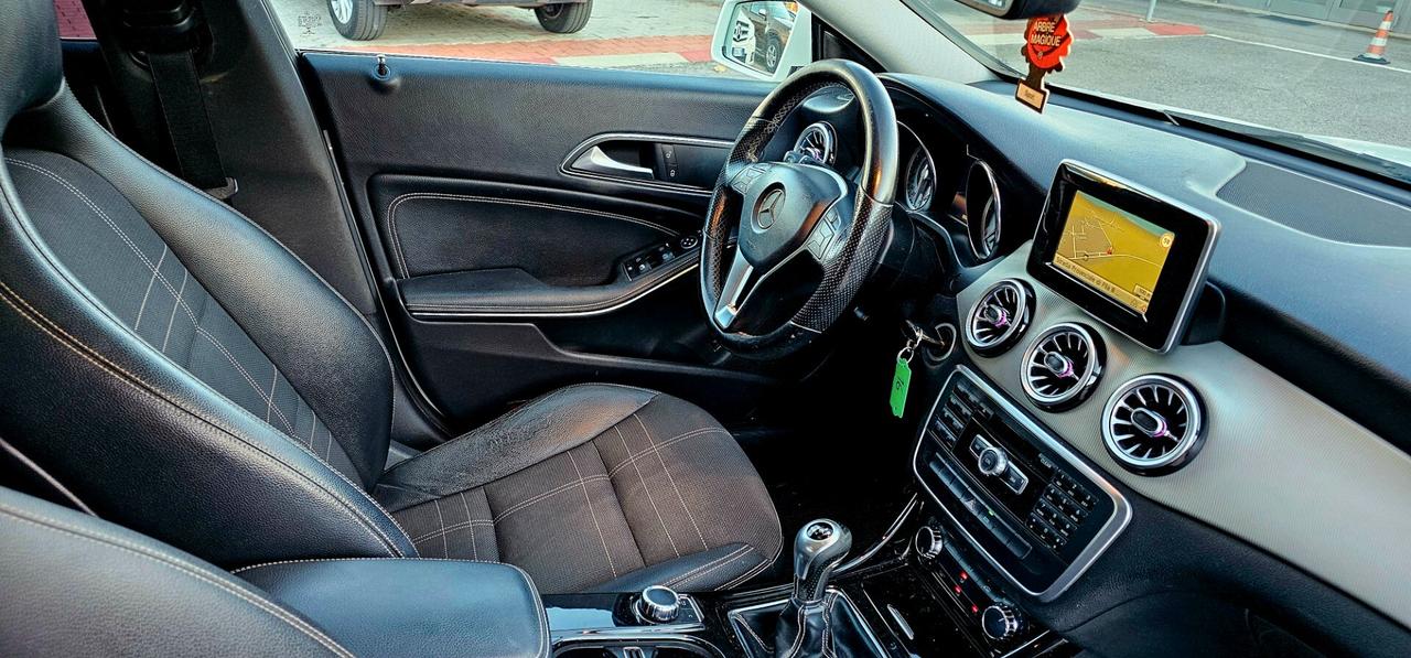 Mercedes-benz CLA 180 d Premium