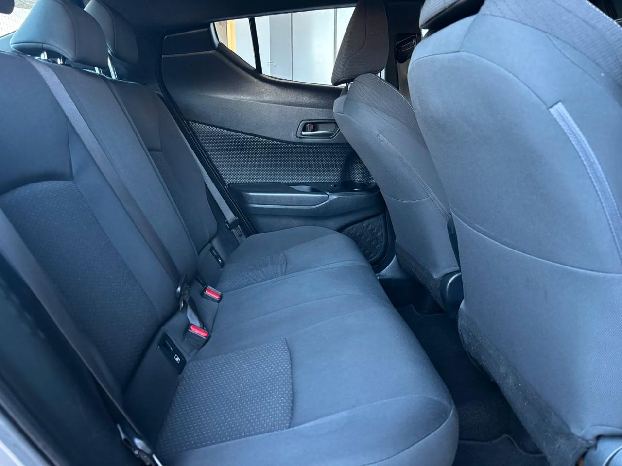 Toyota C-HR 5 Porte C-HR 1.8h Active 2wd e-cvt
