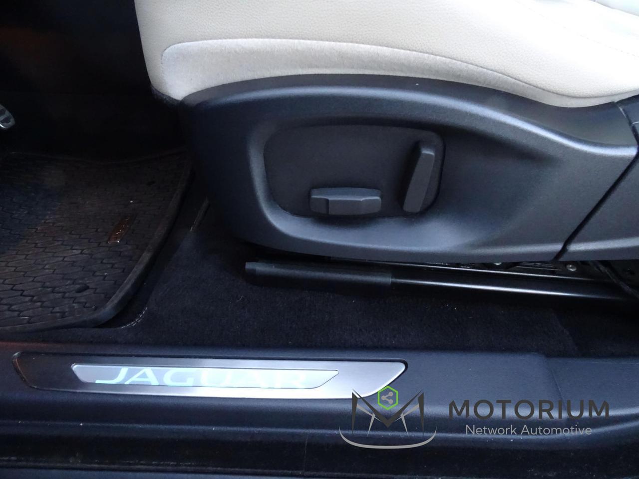 Jaguar E-Pace 2.0 AWD aut. R-Dynamic S