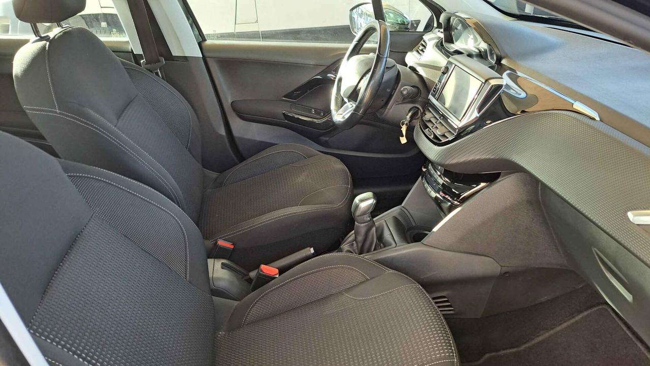 Peugeot 208 PureTech 82 Allure