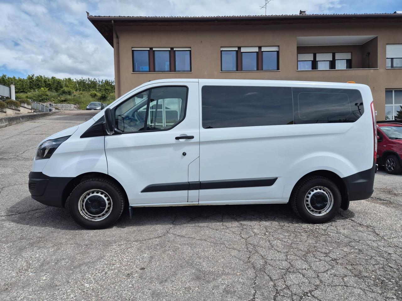 FORD TRANSIT 9 POSTI ''GANCIO TRAINO''