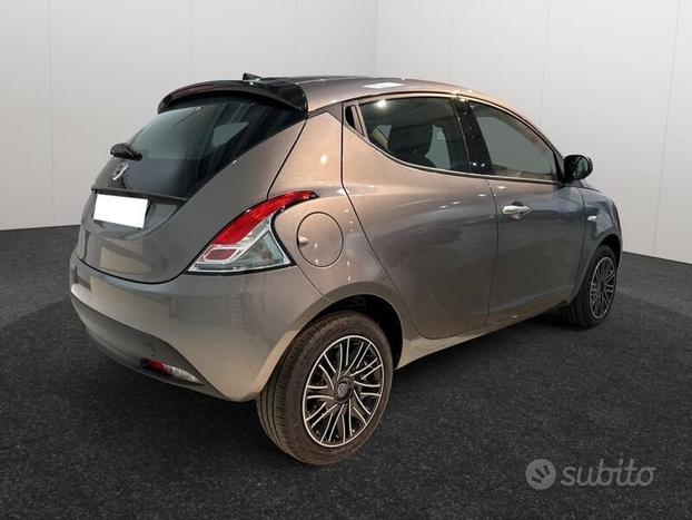 Lancia Ypsilon My24 1.0 Firefly 70 CvStart&St...