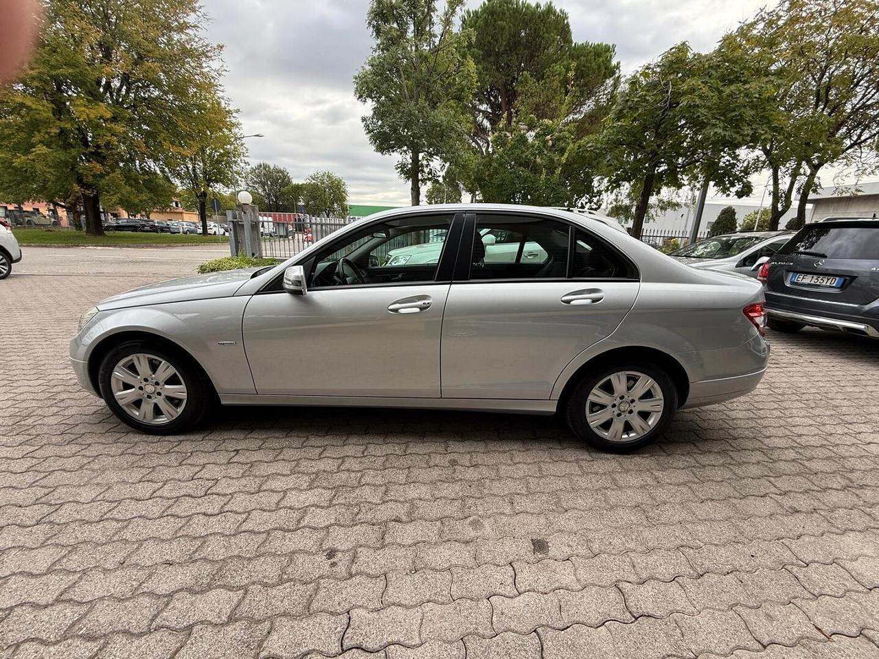 Mercedes-benz C 220 CDI BlueEFFICIENCY Avantgarde