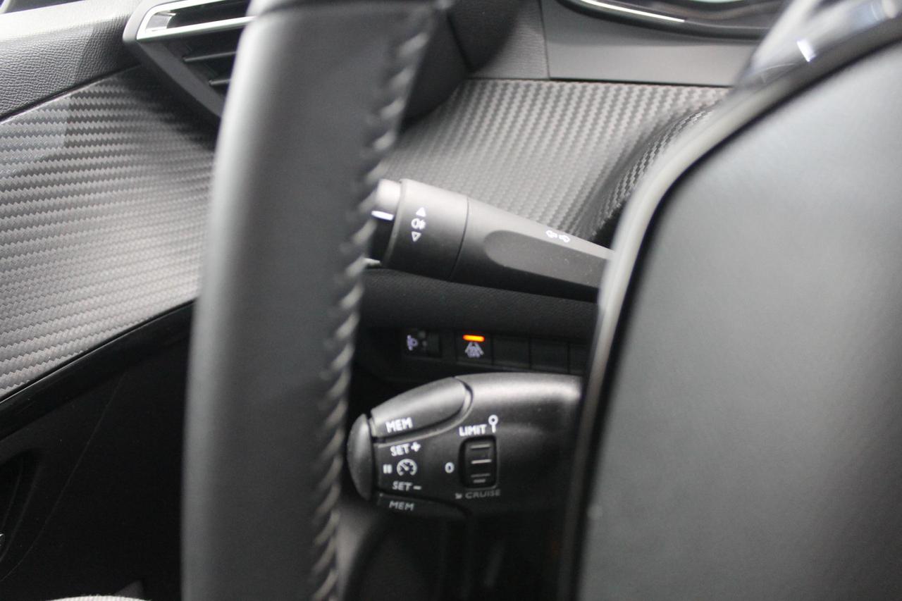 Peugeot 208 1.2 Puretech ALLURE 100 Cv.