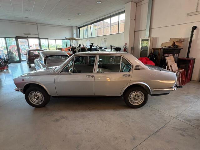 Alfa Romeo Alfetta scudo stretto prima serie 1800 iscritta ASI