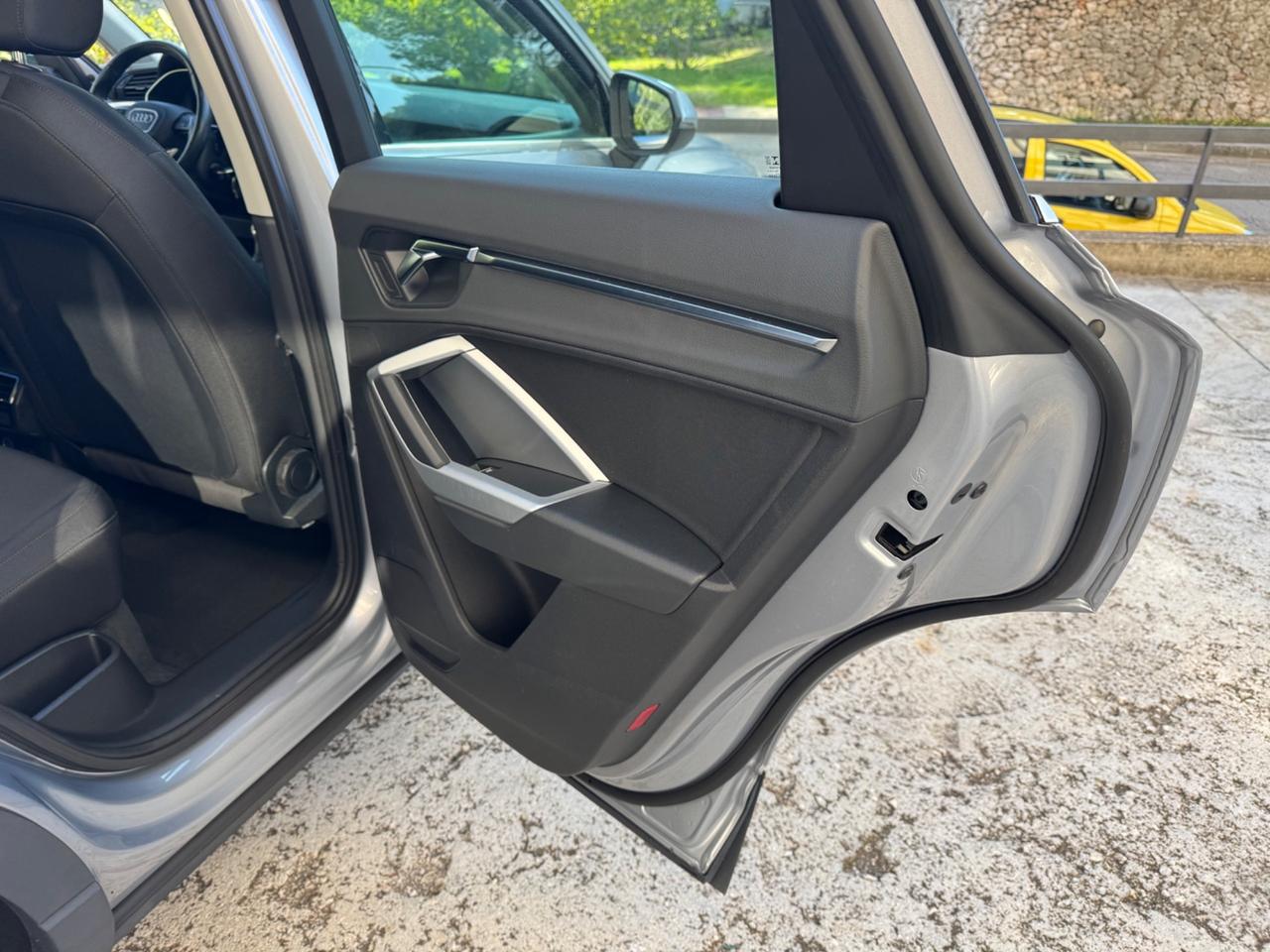 Audi Q3 2.0 TDI - FARI MATRIX - 2019