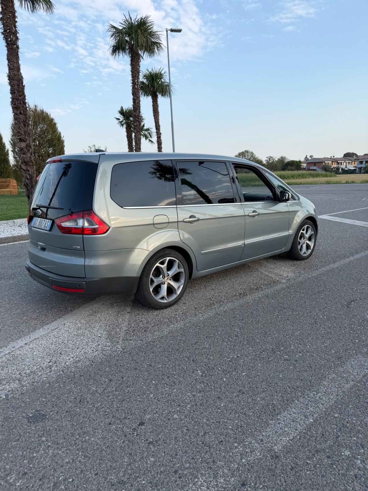 Ford Galaxy 2.0 TDCi 140 CV 6tr. Ghia DPF
