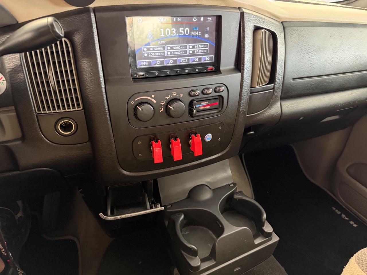 Dodge RAM 1500 V8 5.9 MAGNUM 250cv VerniceRaptor