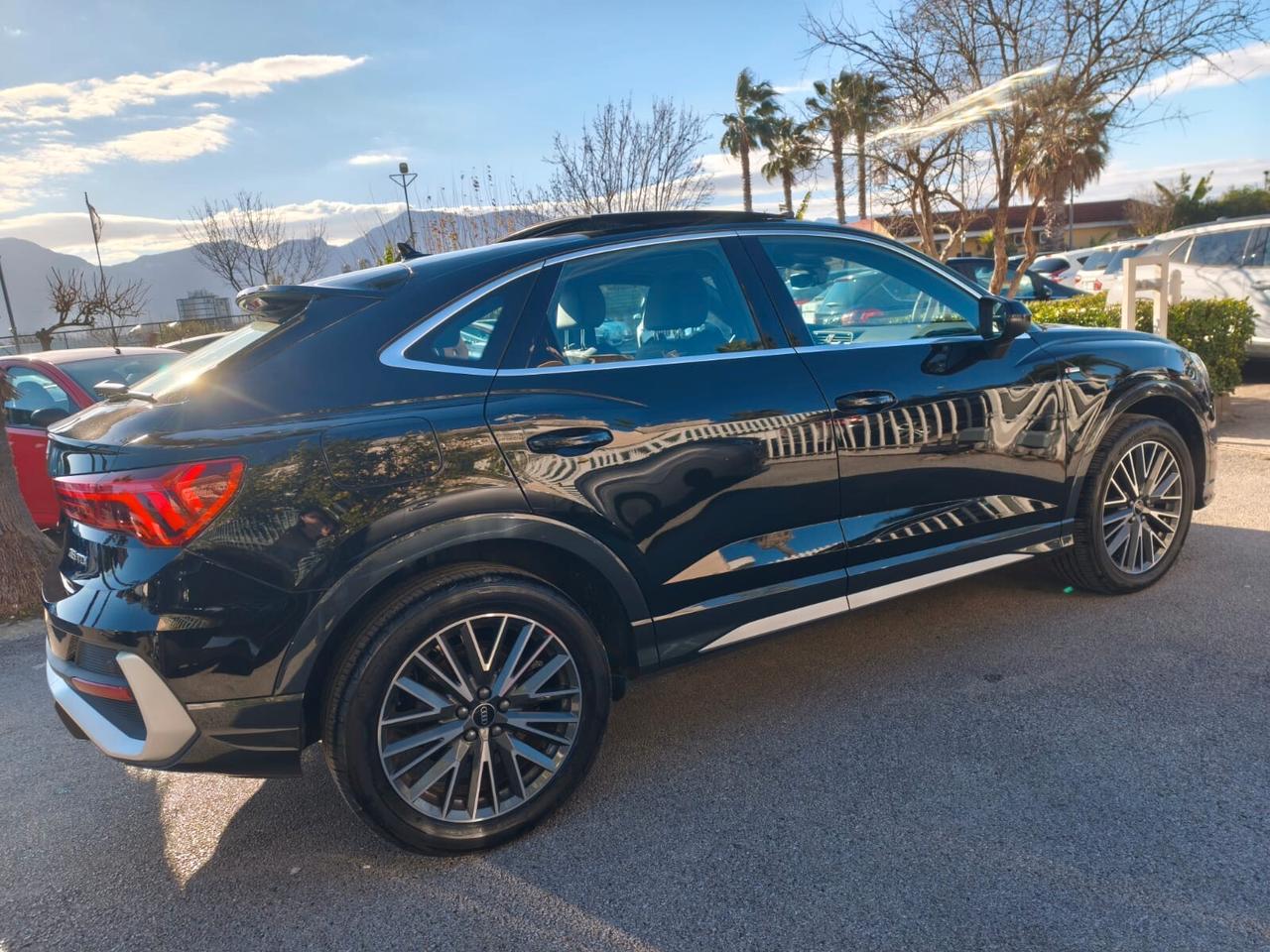 AUDI Q3 SPB 35TDI STRONIC SLINE TETTO APRIBILE