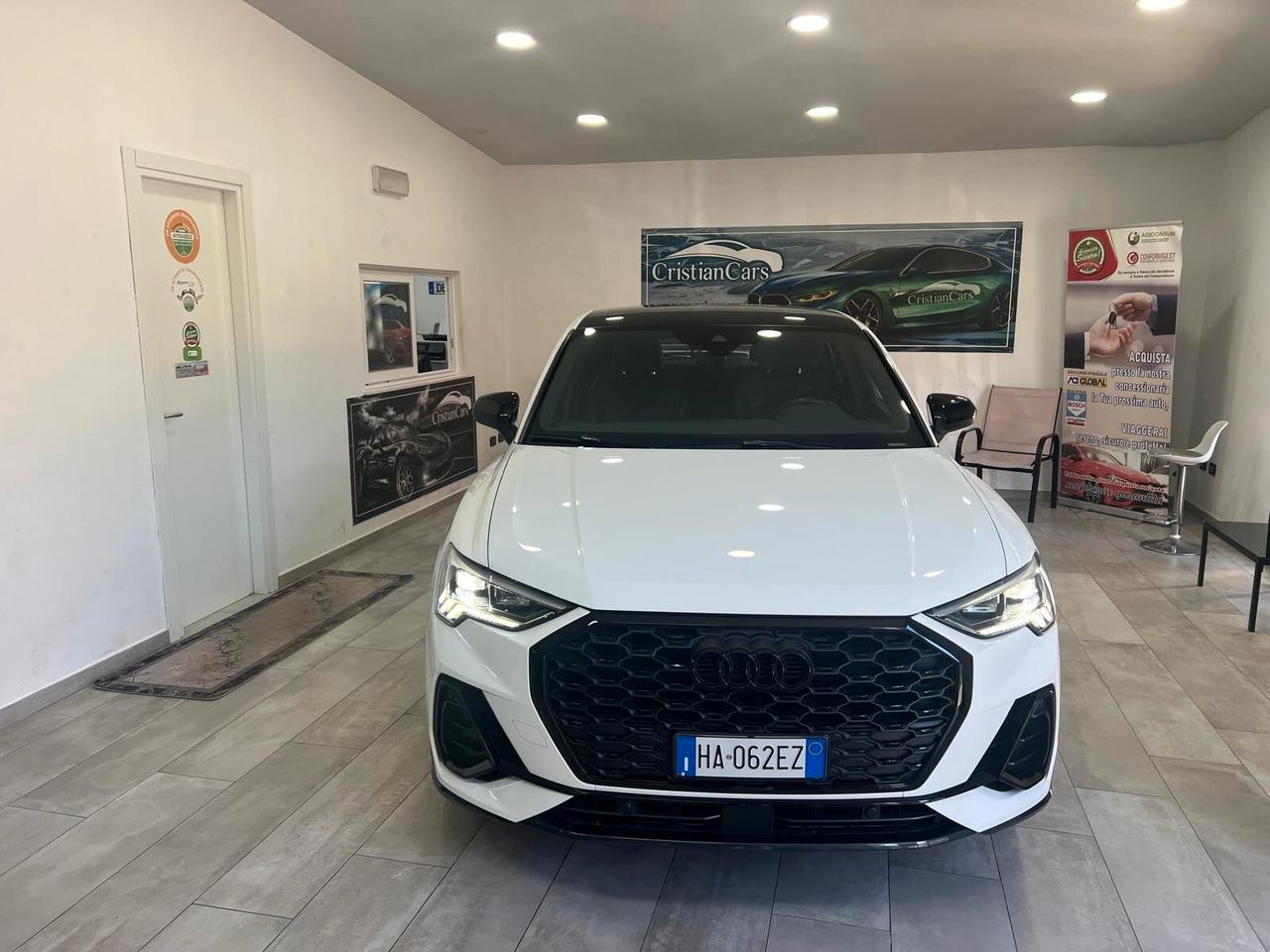 Audi Q3 35 TDI Identity Black