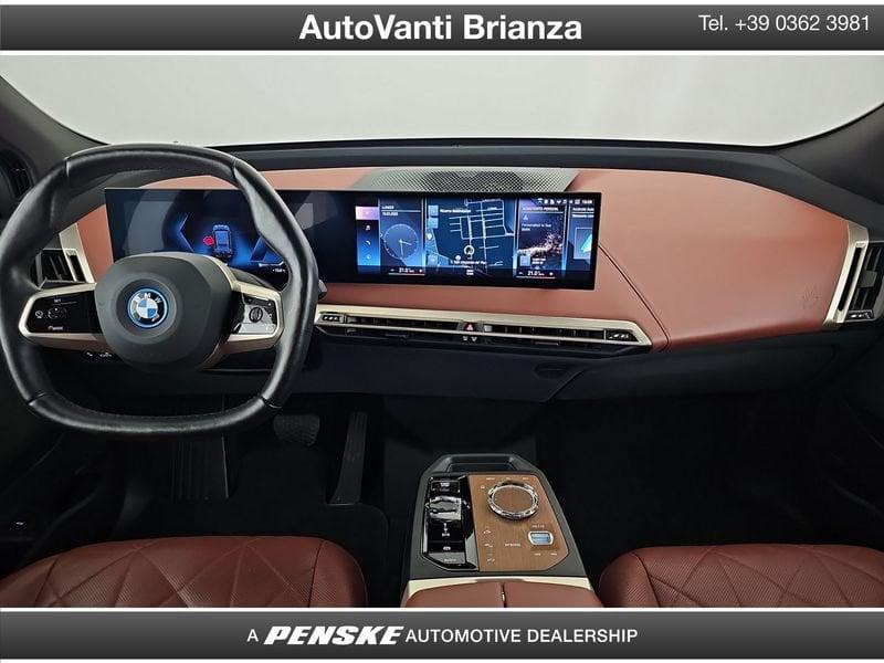 BMW iX xDrive40 Pacchetto Sportivo