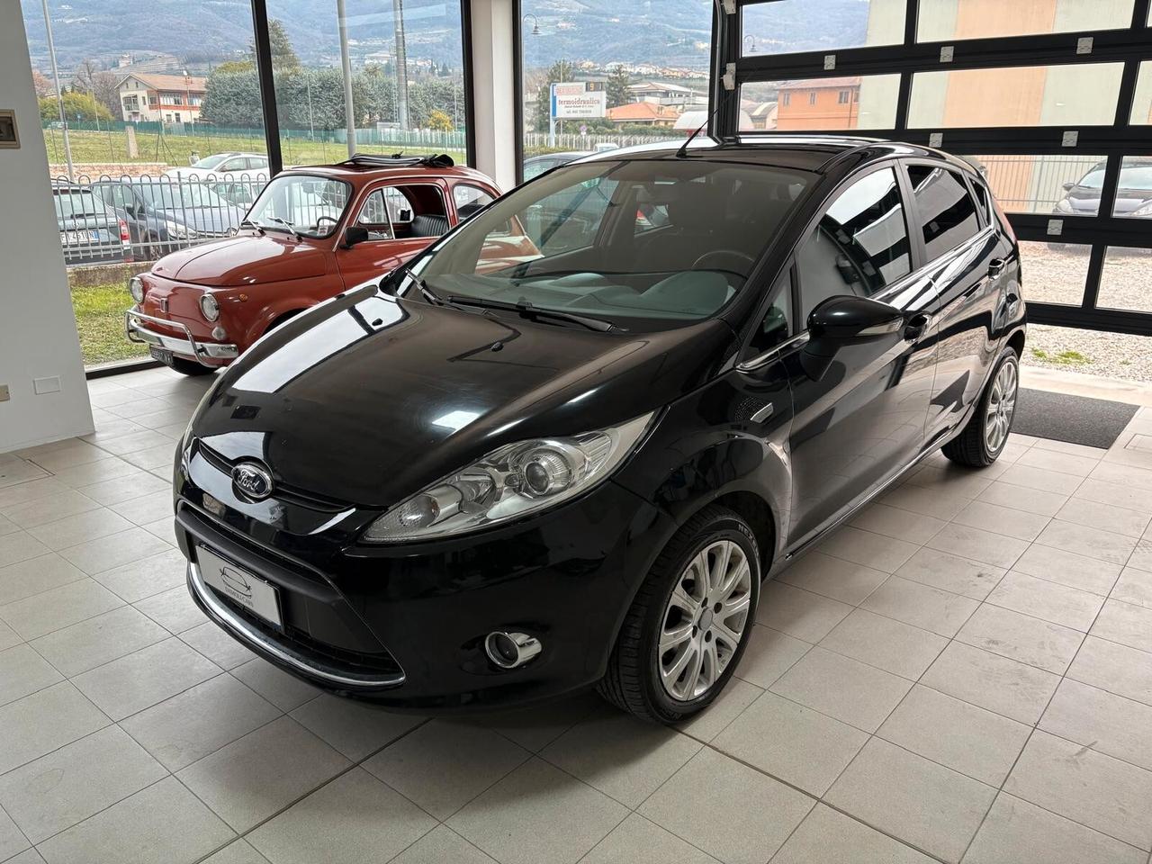 FORD FIESTA TITANIUM 1.4 5P. BENZINA/GPL