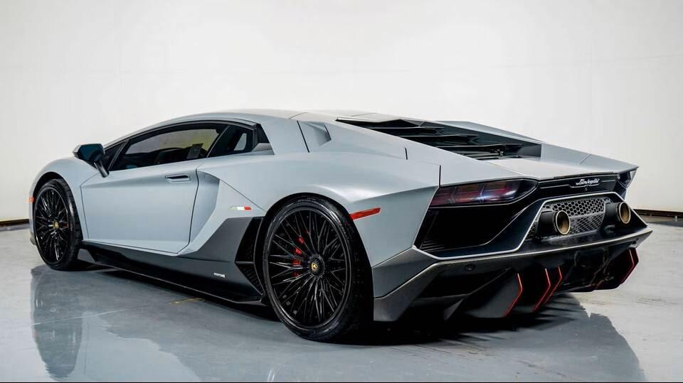 Lamborghini Aventador 6.5 V12 NOLEGGIO LUNGO TERMINE - LEASING FULL INCLUSIVE