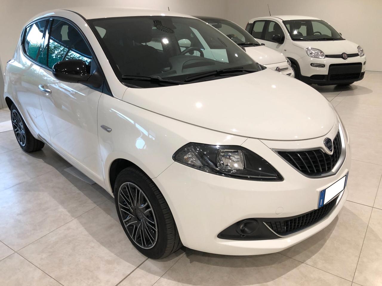 Lancia Ypsilon 1.0 FireFly 5 porte S&S Hybryd Gold