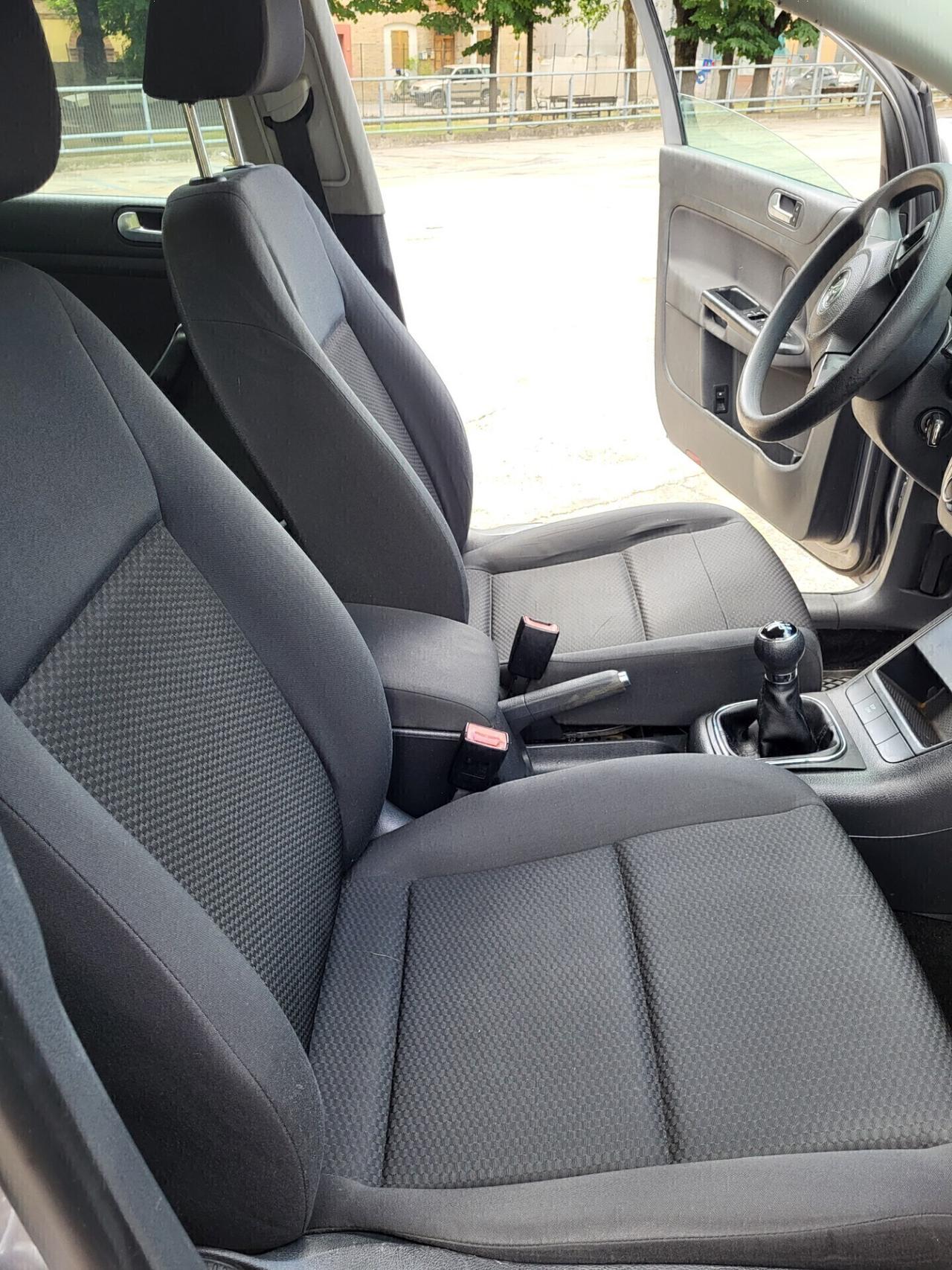 VOLKSWAGEN GOLF PLUS 1,6 TDI-FOTO TAGLIA E REVISIO