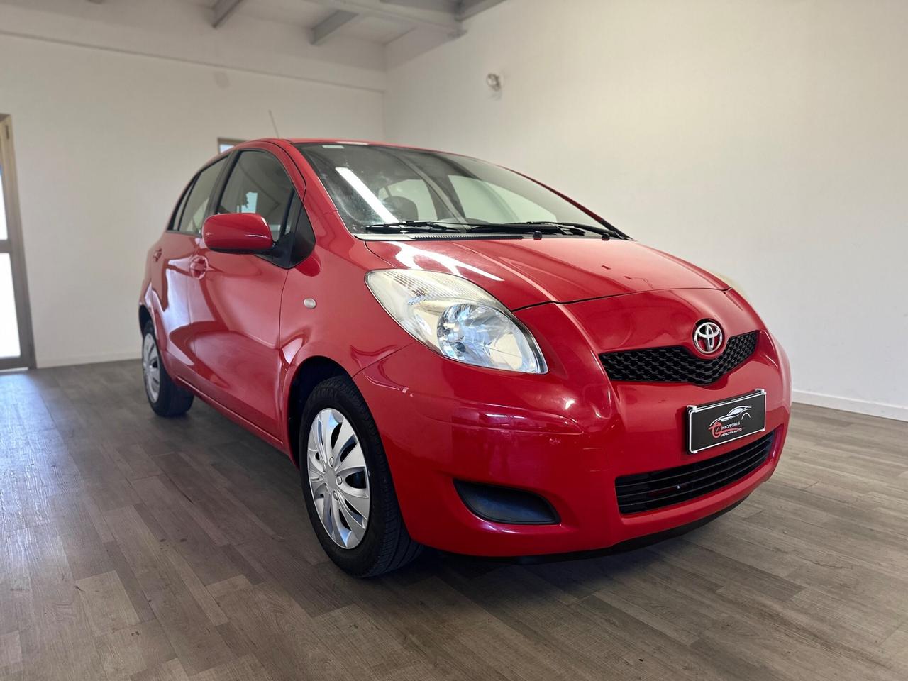 Toyota Yaris 1.0 5 porte Now NEOPATENTATI