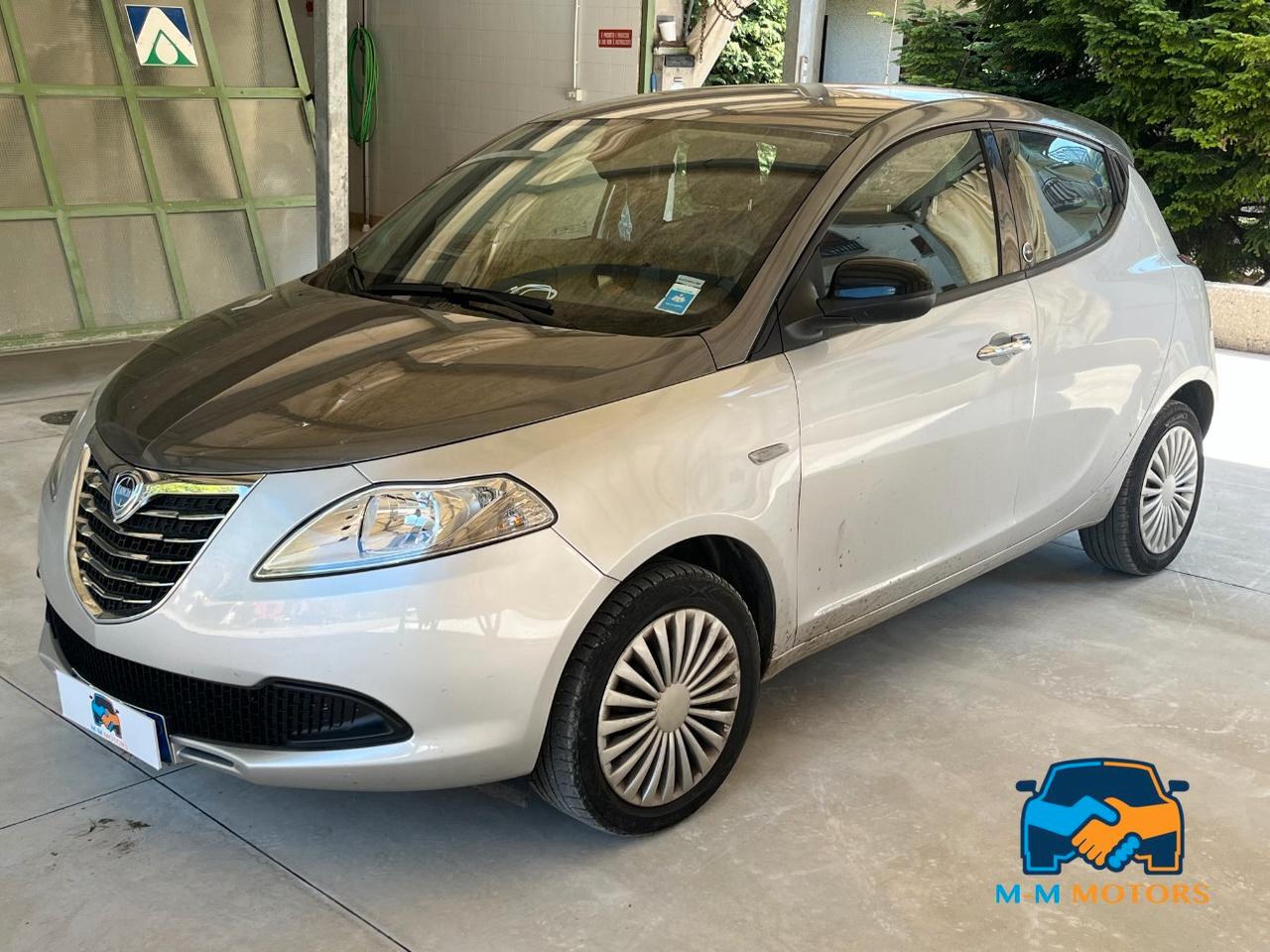 Lancia Ypsilon 5 Porte Ypsilon 1.2 8v Silver ecochic Gpl 69cv