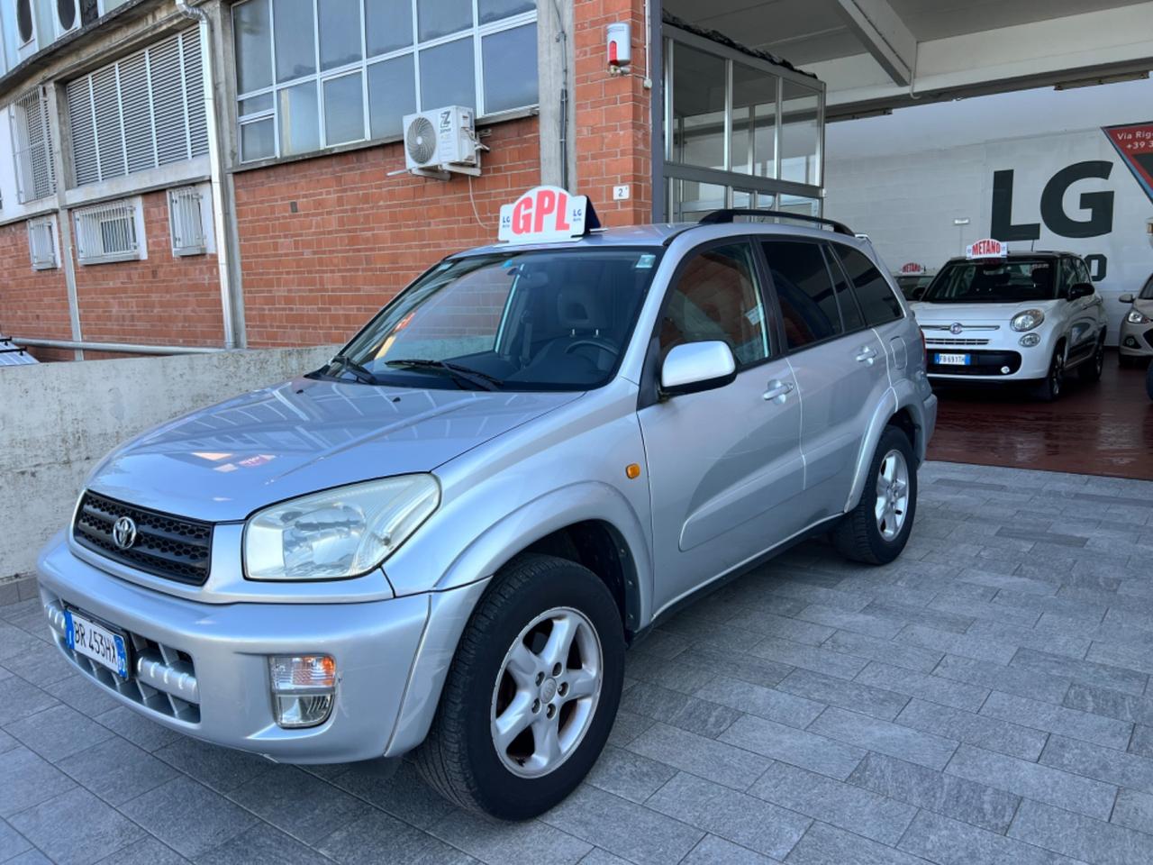 Toyota RAV 4 RAV4 2.0 16V cat 5 porte Sol
