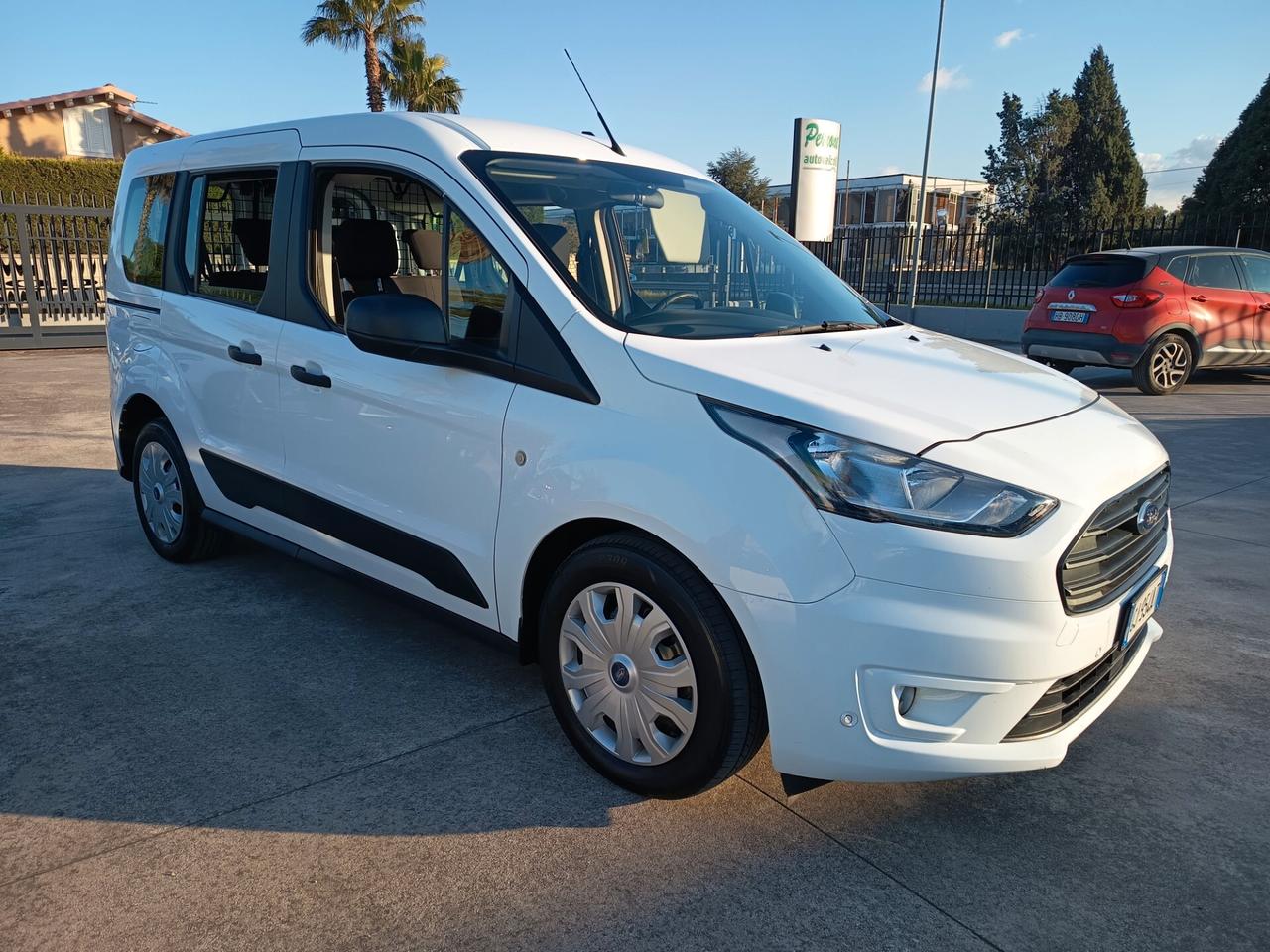 Ford transit connect 1,5 diesel 6 marce autocarro 5 posti 2022