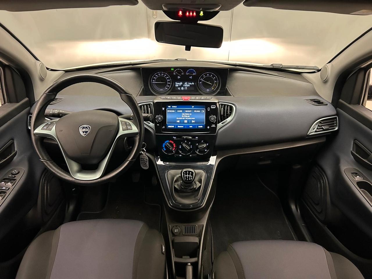 Lancia Ypsilon 1.0 FireFly 5 porte S&S Hybrid Gold Plus