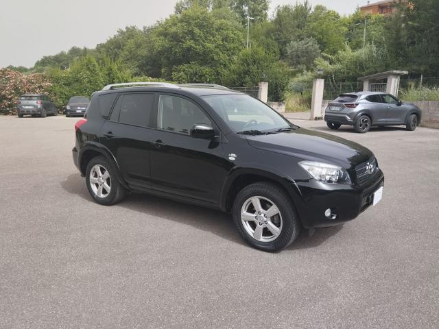 TOYOTA RAV 4 Luxury 2.2 D-CAT