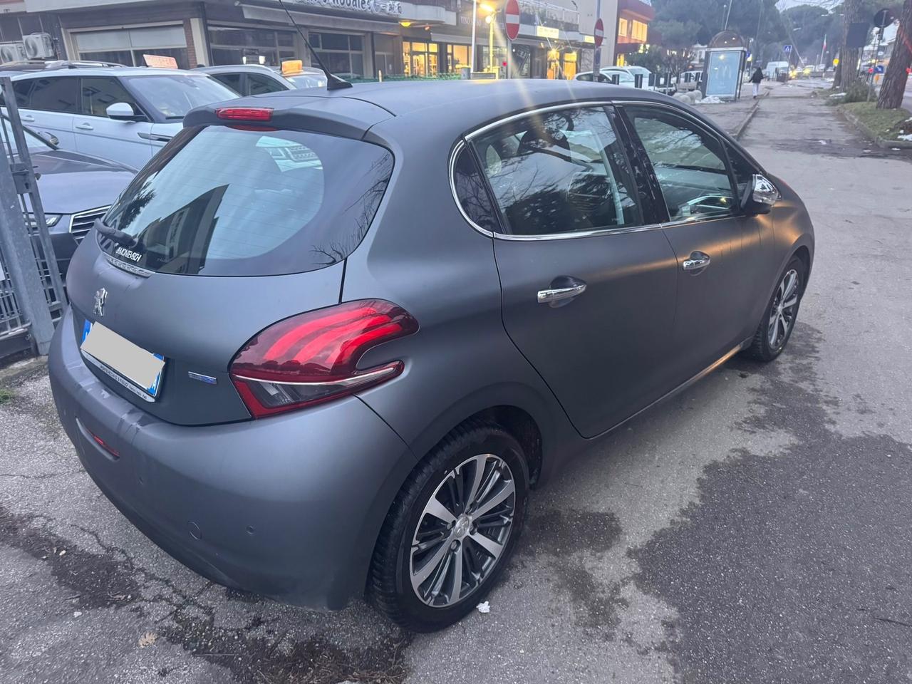 Peugeot 208 BlueHDi 75 5 porte Allure garanzia 12 mesi