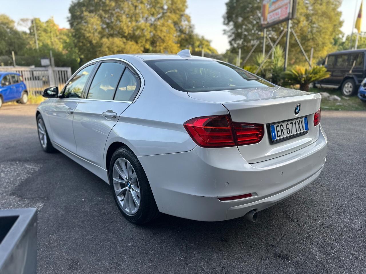 Bmw 318 318d Mineral White Unipro Service Garantita Permute e Finanziamenti