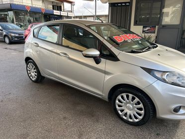 Ford Fiesta 1.4 TDCi 68CV 5 porte Titanium